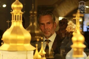 Прем’єр Нідерландів відвідав Софійський собор у Києві та отримав два подарунки (фото)