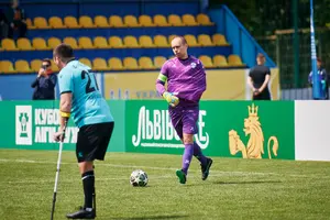 Роман Линдов грає за клуб «Буревій»