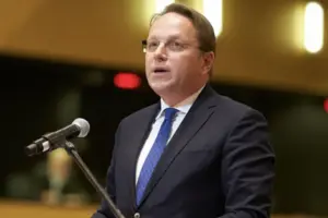 Угорщина роками намагалась завербувати чиновників ЄС – Spiegel