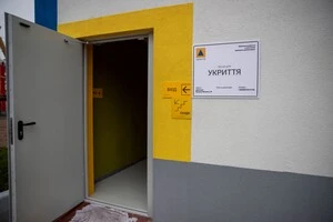 Київ зводить укриття нового типу: на Оболоні з’явилися перші протирадіаційні бункери