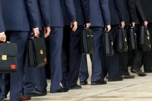 Узбекистан радикально зменшує кількість чиновників