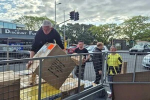 Дев’ятий контейнер з Нової Зеландії прибуде до України з медичною та гуманітарною підтримкою