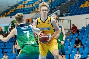 Кулішенко був в розширеній заявці збірної U-20 для підготовки до чемпіонату Європи, але зіграти йому завадила травма