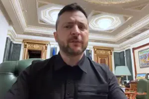 Президент обговорив з військовим командуванням застосування української далекобійної зброї