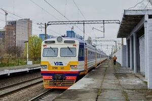 Рух електрички відбувається за звичним маршрутом і графіком