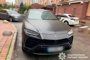 На місці події працювали слідчо-оперативні групи районного та головного управлінь поліції, криміналісти та судово-медичний експерт