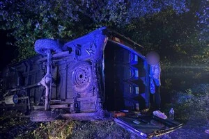 На Івано-Франківщині зіткнулись легковик та мікроавтобус: є постраждалі