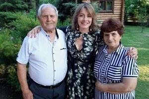 Зустріч Олени Кравець з батьком довела акторку до сліз (відео)