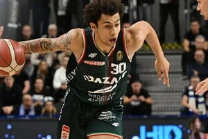 Українські баскетболісти за кордоном: результативні матчі Кличка та Санона