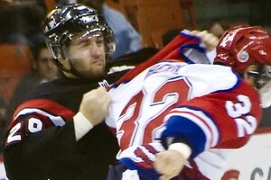 «Окупанти, їдьте звідси». У Латвії хокеїсти побилися через російську мову