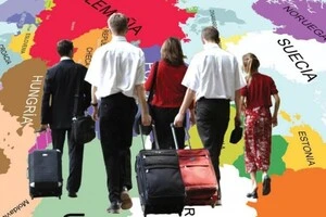 Стало відомо, скільки відсотків українців готові до ризикованої роботи за кордоном