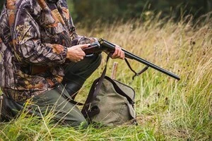 Браконьєри вистрілили по авто, переплутавши зі звіром: яке покарання отримали