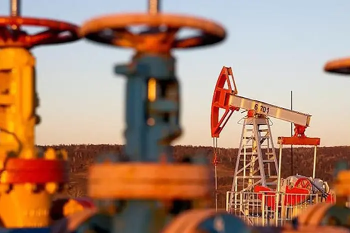 Один із найбільших покупців російської нафти скоротив імпорт на 45%