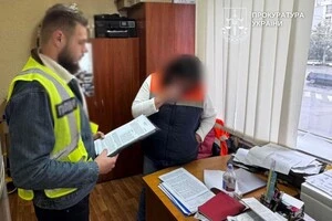 Переплата 2 млн грн за дорожню сіль: столична посадовиця отримала підозру