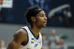 «Ми дякуємо Сі Джею за співпрацю і бажаємо успіху в подальшій карʼрі», – йдеться у заяві «Дніпра»