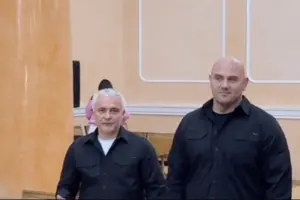 За словами Олега Кіпера (ліворуч), з робочого місяця колишнього мера Одеси зникло деяке майно