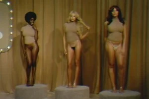 Стрінги з «лобковим» волоссям від Skims стали хітом за день