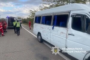 Мікроавтобус перевернувся на трасі Одеса-Київ біля села Хоминка
