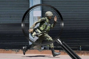 «М’ясні» штурми і катування: чому російські солдати масово покидають свої частини – дані ГУР