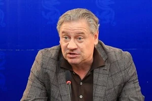 Канчельскіс проживає у РФ та публічно не засуджує російську агресію проти України