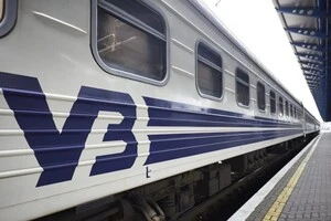 Окупанти пошкодили залізницю на Сумщині: які потяги затримуються