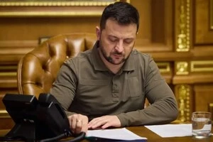 Зеленський вніс до Ради законопроєкти про продовження воєнного стану та мобілізації