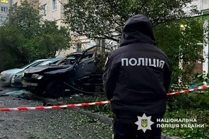 За інформацією правоохоронців, попередньо встановлено, що вибуховий пристрій був закладений під водійське сидіння транспортного засобу