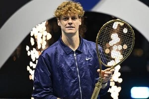 Яннік Сіннер вдруге поспіль переміг Карлоса Алькараса у фіналі виставкового турніру Six Kings Slam в Ер-Ріяді