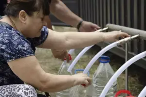 Поруч із багатоповерхівками відкрито водопровідні колонки