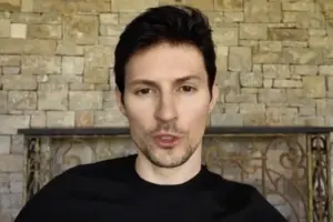 Дуров заявив, що пожертвував би викрадені прикраси Лувру в ОАЕ