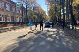 Наразі поліція з’ясовує всі обставини події