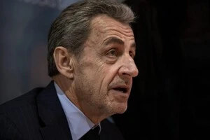 Саркозі зараз перебуває у в'язниці