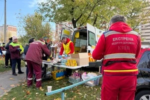 Загалом у районі внаслідок атаки пошкоджено близько 230 квартир