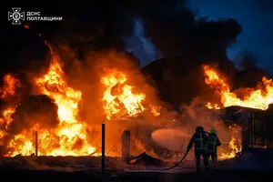 Рятувальники показали наслідки удару РФ по нафтогазових об'єктах на Полтавщині