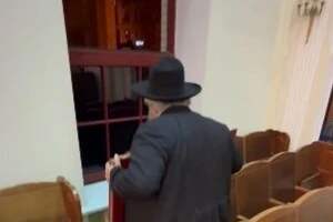 Російський безпілотник пошкодив синагогу на Подолі (відео)