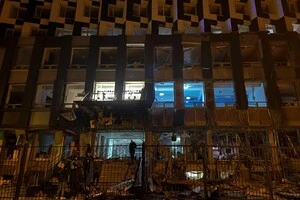 Бізнес-центр «Доміно» попрапив під обстріл вже вдруге