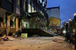 Наслідки дронової атаки на Подолі