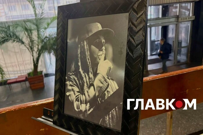 Київ прощається з лідером гурту Green Grey: хто прийшов на похорон (фото)