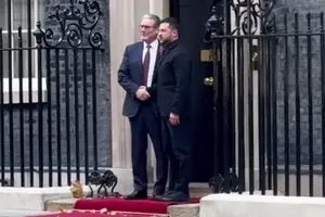 Зеленський прибув до резиденції премʼєра Великої Британії (відео)