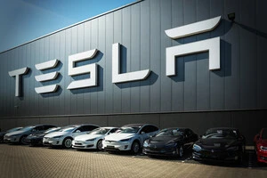 Tesla скорочує продажі другий рік поспіль: у чому причина