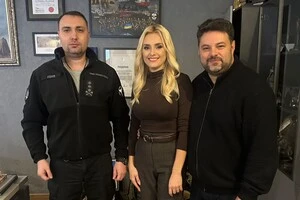 Буданов прийняв народну артистку, яка закупила понад сотню автівок для ЗСУ