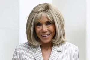 Податкова записала першу леді Франції іменем її брата в реєстрі