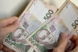 Пенсіонери отримають додаткову тисячу гривень: кому належить доплата