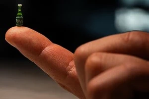 Пляшка пива заввишки всього 12 міліметрів