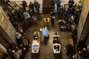 На прощання в Михайлівському Золотоверхому соборі зібрались до 100 людей