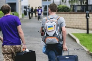 Чи має ЄС право відправити українських чоловіків воювати? Експерт дав відповідь