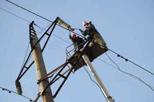 За тиждень ДТЕК повернув світло понад 184 тисячам родин після обстрілів