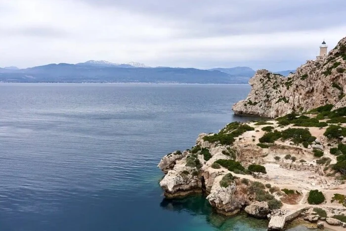 У Греції знайдено стародавнє прісне озеро під Середземним морем