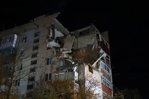 Україна розпочала опалювальний сезон, у Хмельницькому вибух зніс частину будинку. Головне за 28 жовтня