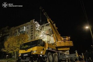 Ліквідація наслідків вибуху в Хмельницькому: під завалами може бути жінка